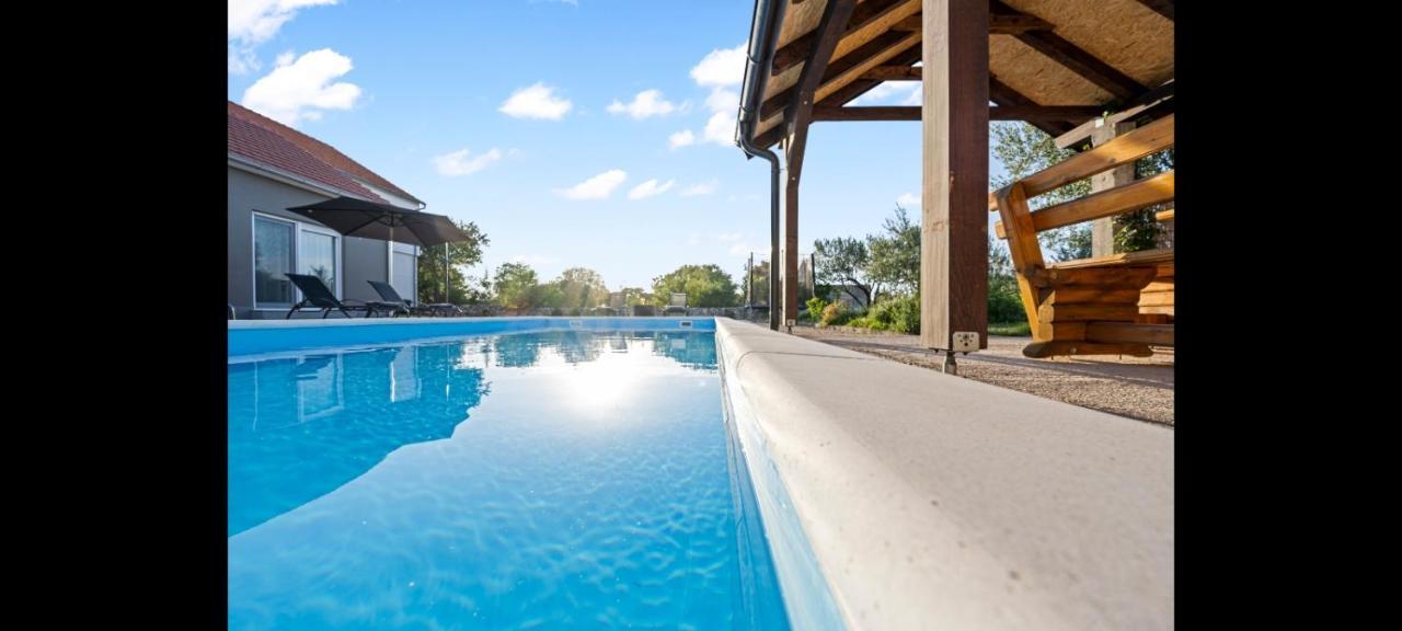 Olive Tree House With Jacuzzi, Wifi And 40M2 Pool Villa Siritovci Dış mekan fotoğraf