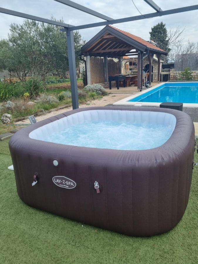 Olive Tree House With Jacuzzi, Wifi And 40M2 Pool Villa Siritovci Dış mekan fotoğraf